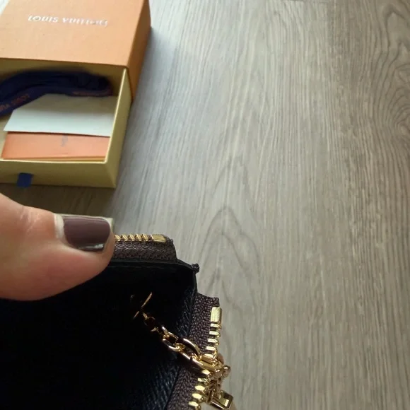 Louis Vuitton Recto Verso Brown Monogram Key Holder - Picture 5 of 6